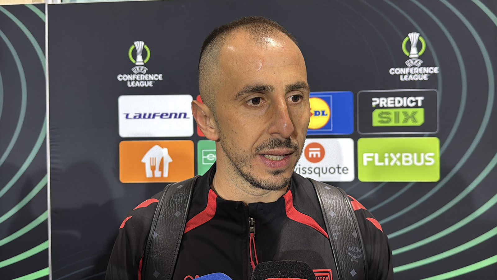 Samsunspor Kaptanı Zeki Yavru: "Buradan avantajlı dönmek önemliydi, bunu da başardık"