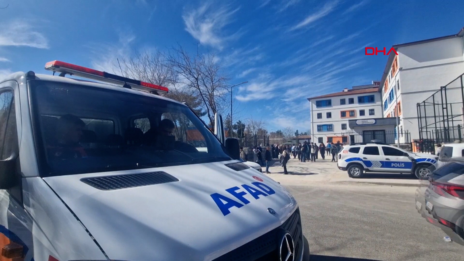 Diyarbakır’da ortaokulda cıva zehirlenmesi: Çok sayıda öğrenci hastaneye kaldırıldı