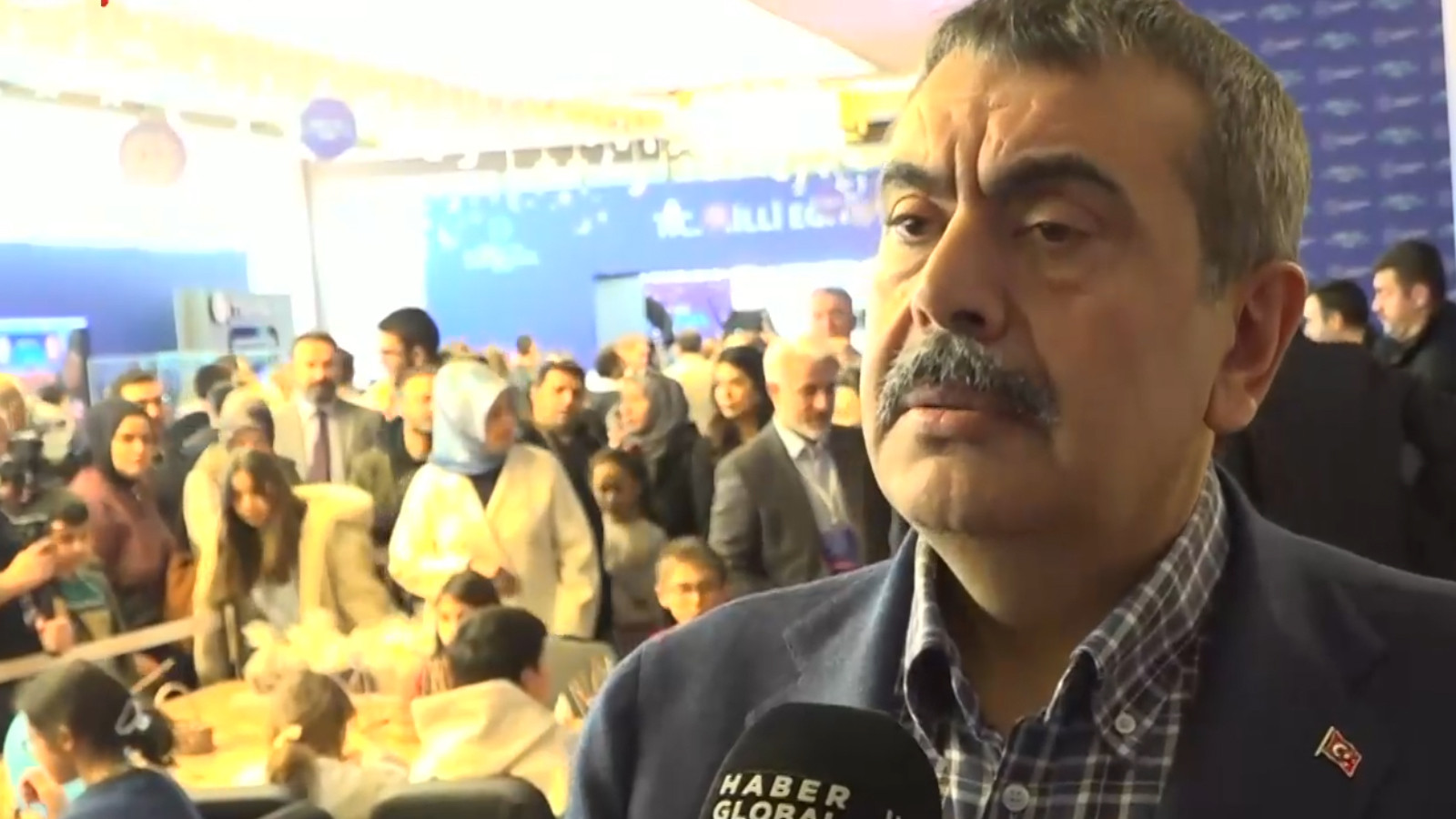 Bakan Tekin: Cehaletlerinden bu bildiriye imza attılar