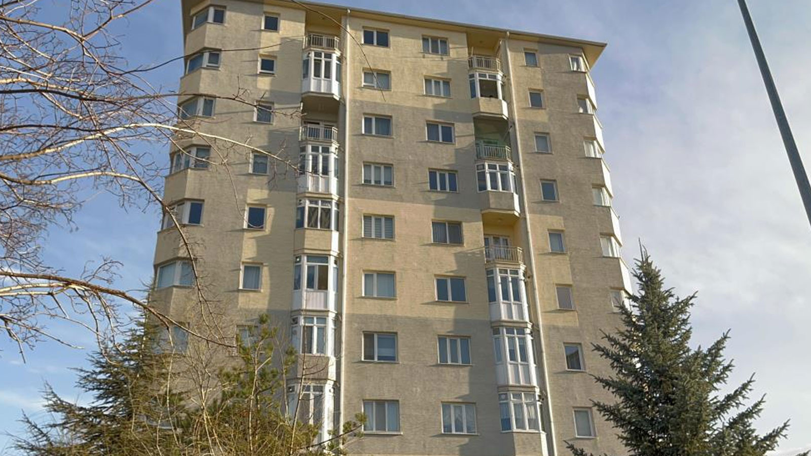 Eskişehir'de husumetli komşular birbirine girdi! Yaralılar var