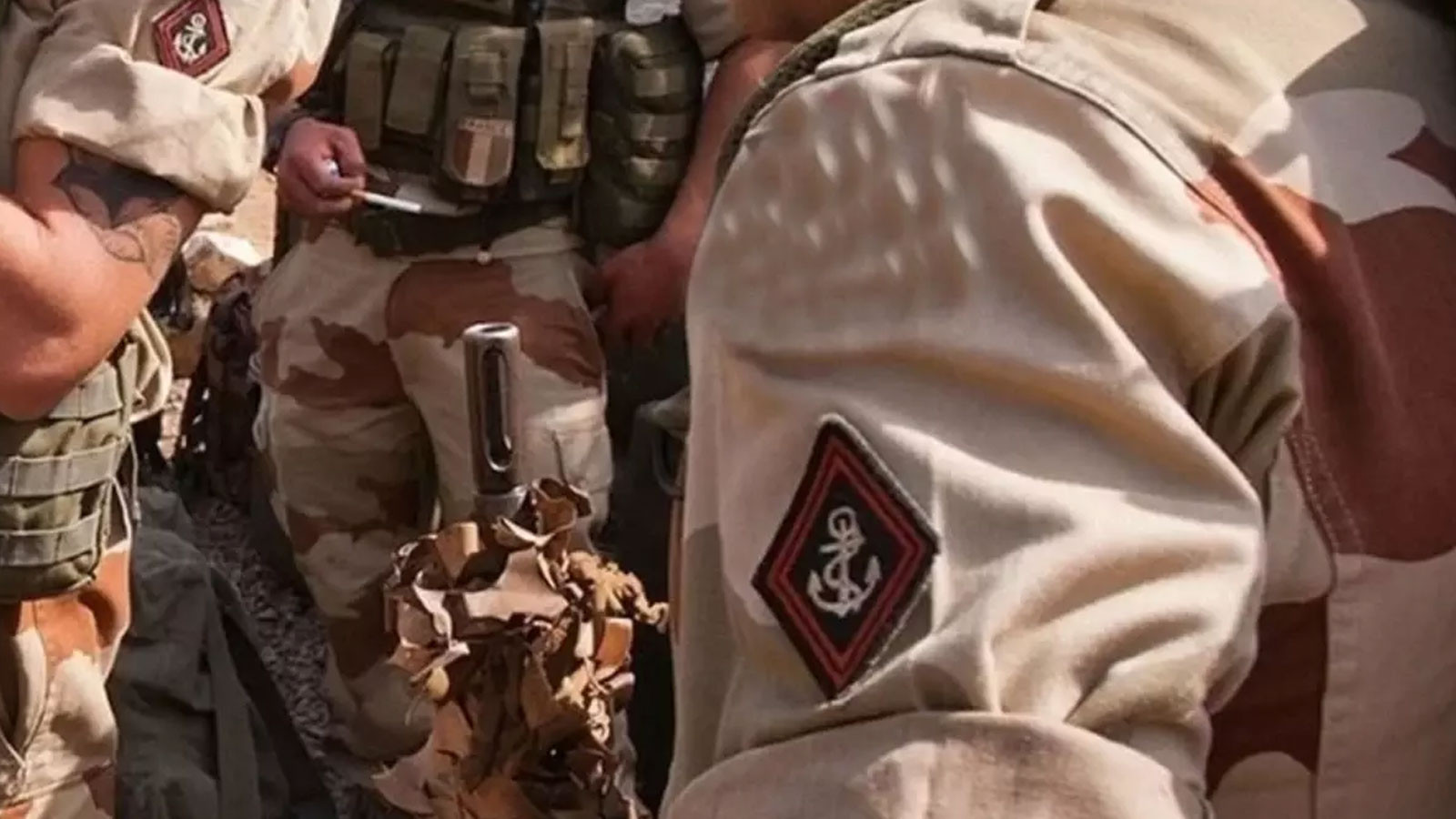 Fransa'da kışlada alkol alan asker başından vuruldu