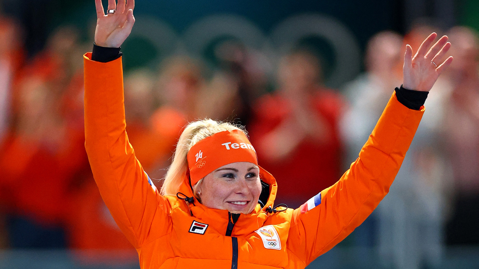 Kış Olimpiyatları'nda sürat pateni kadınlar toplu çıkış kategorisinde Marijke Groenewoud, altın madalya aldı