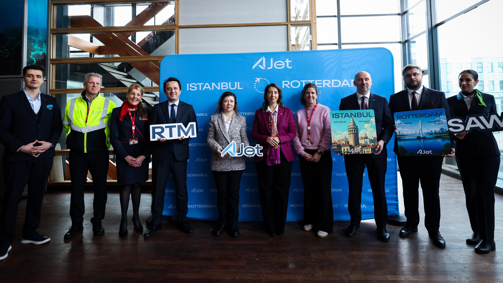 AJet'in İstanbul-Rotterdam seferleri başladı