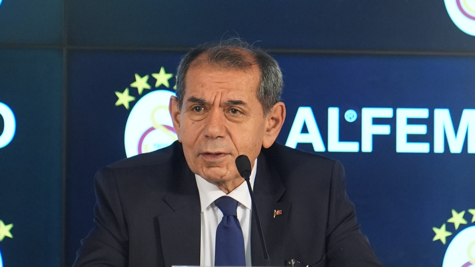 Dursun Özbek'ten TFF'nin 'ayak oyunu' paylaşımına cevap