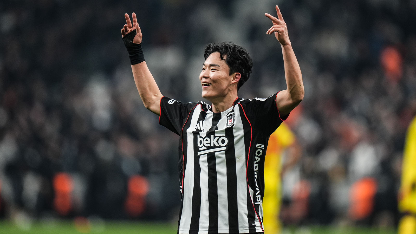 Güney Kore'de İlk Kez Bir Beşiktaş Maçı Canlı Yayınlandı Oh'un Golünde Güney Koreli Spiker Çıldırdı