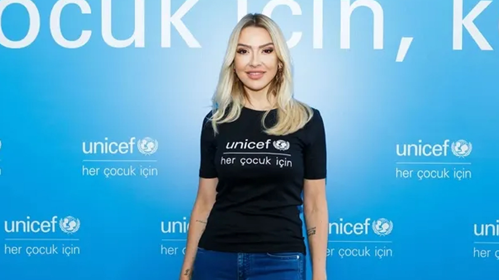 Hadise'den Türkiye ile ilgili skandal sözler! UNICEF videosu infial yarattı