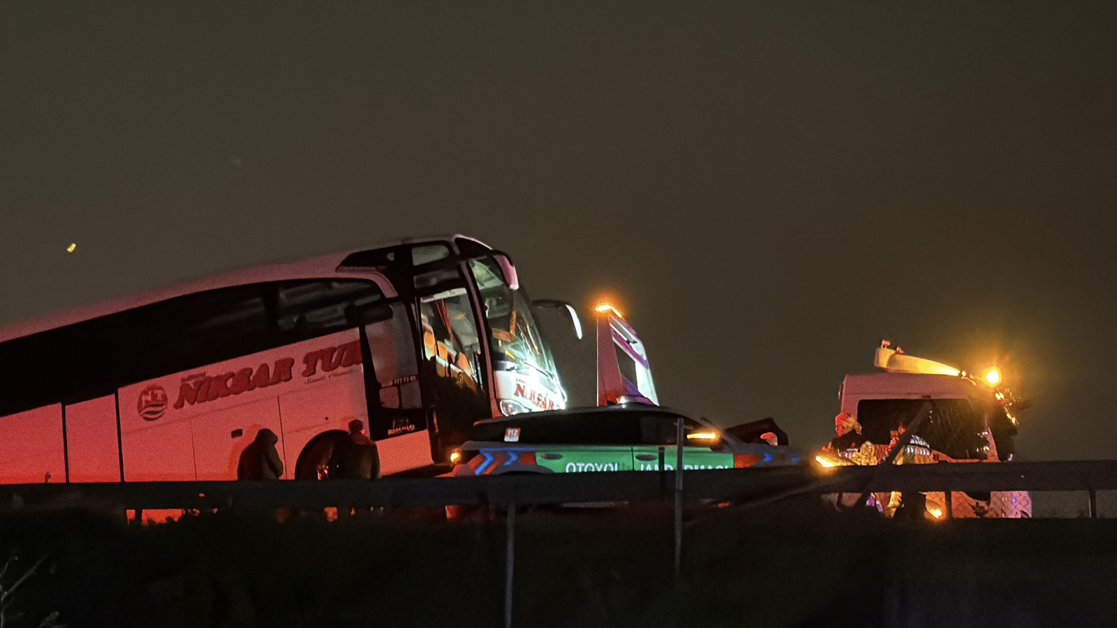 Sakarya'da Anadolu Otoyolu'nda 16 araçlık zincirleme kaza: Çok sayıda yaralı var