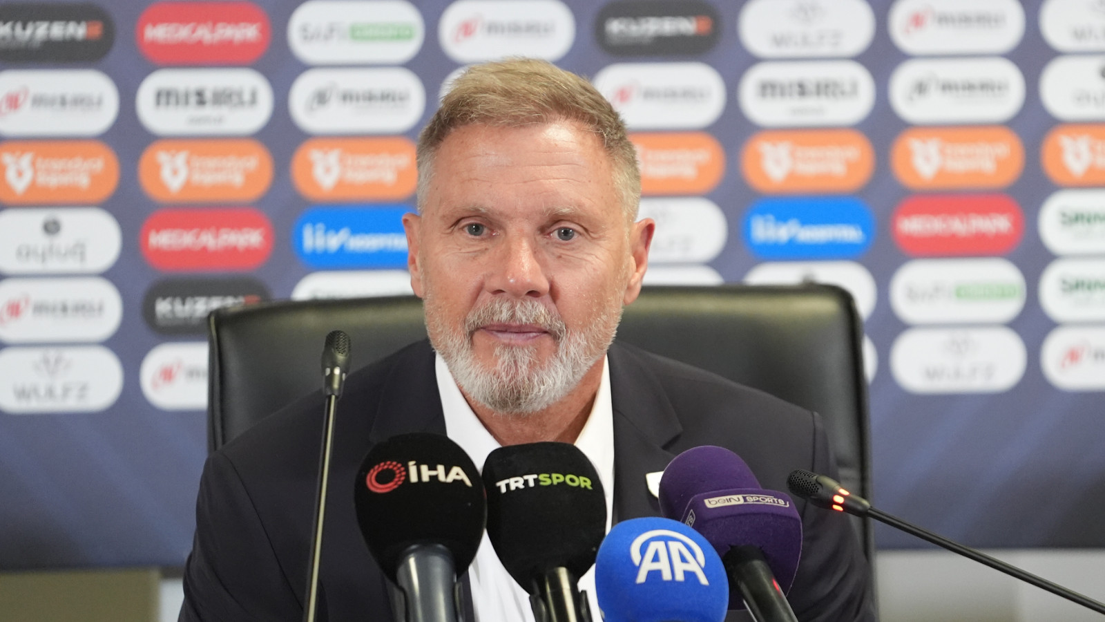 Thorsten Fink: İki transfer dönemine ihtiyacımız var