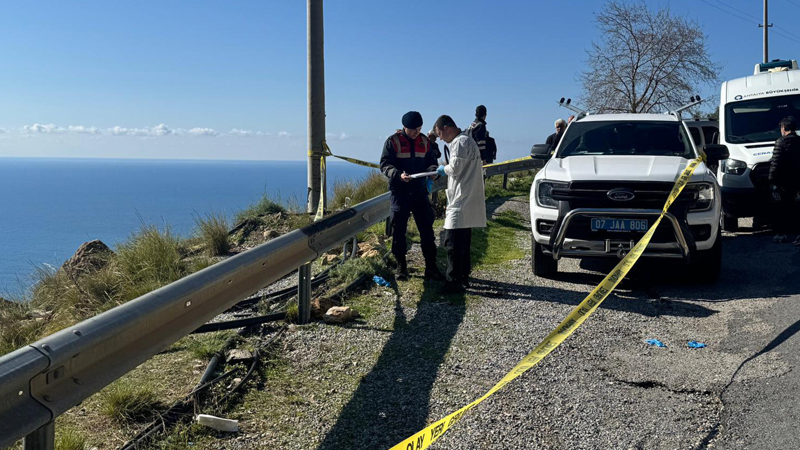 45 yaşındaki kadın yol kenarında ölü bulundu
