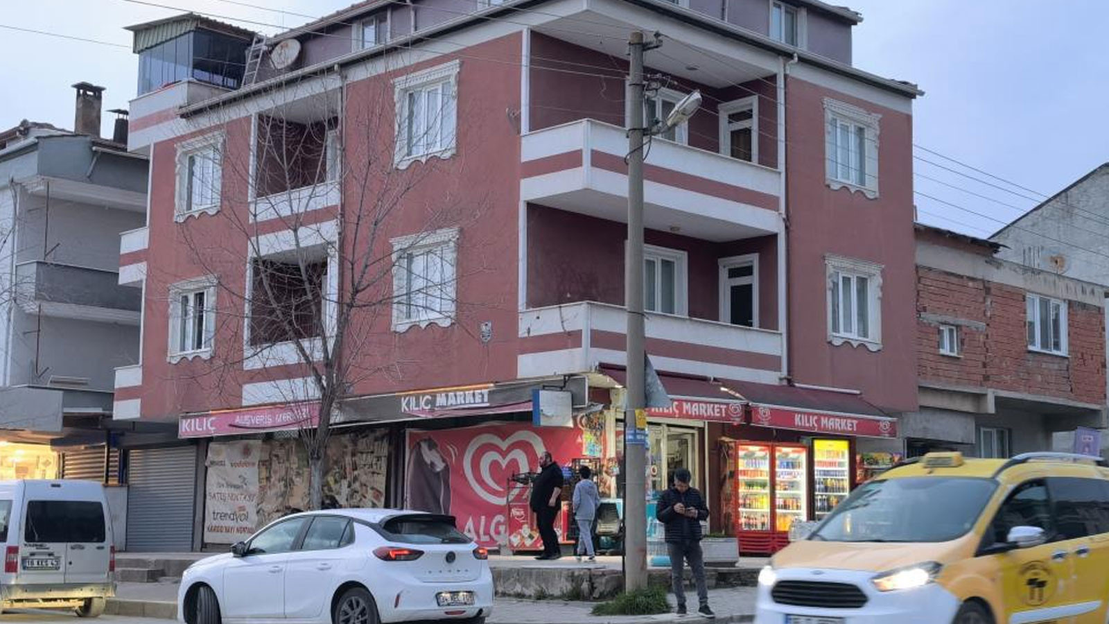 Bursa'da öfkeli koca iftara dakikalar kala eşine dehşeti yaşattı