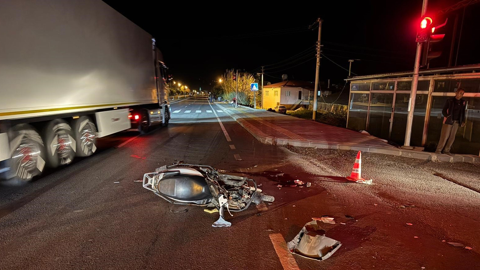 Mersin'de motosiklet sürücüsü feci şekilde can verdi