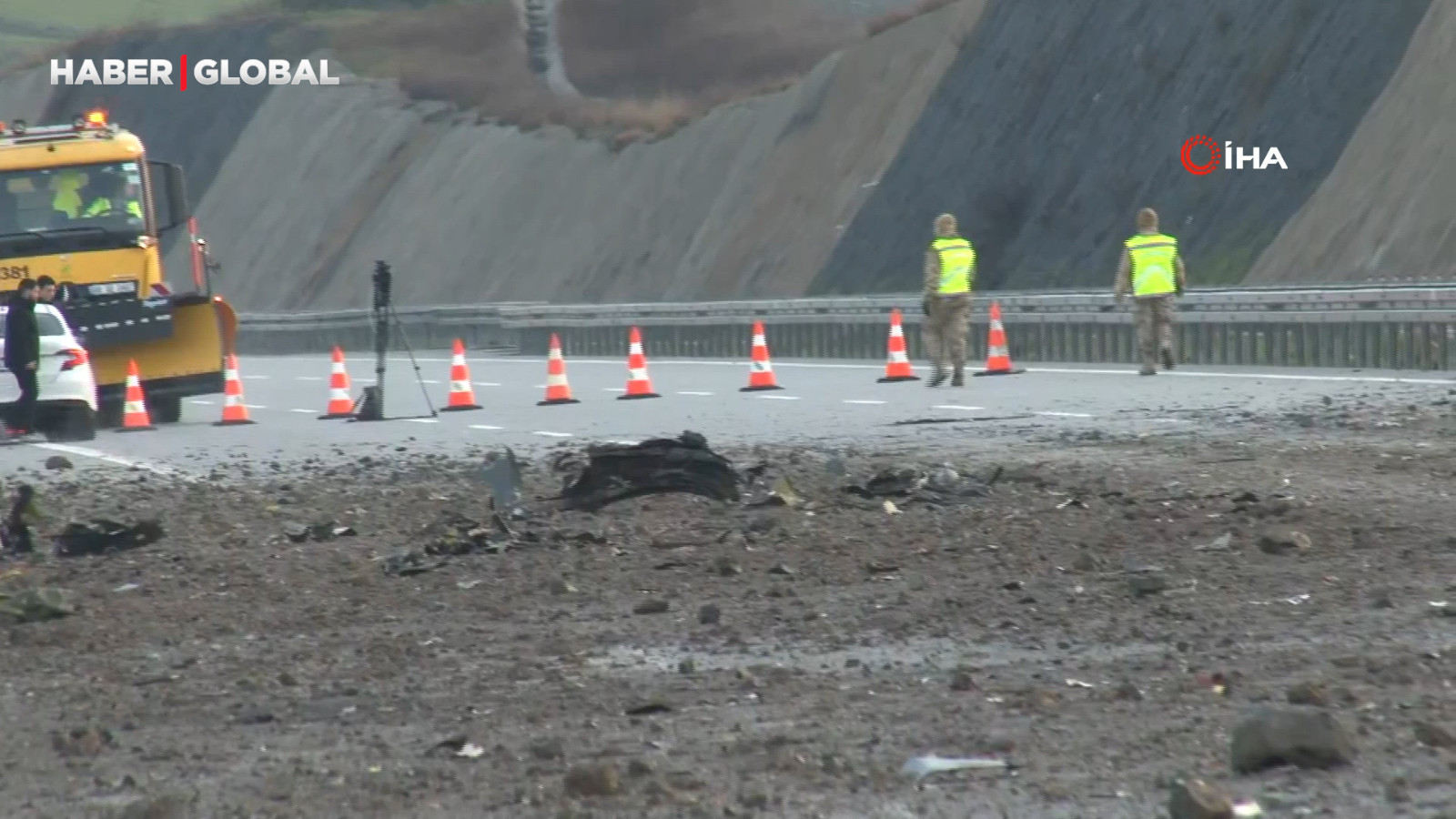 Balıkesir’de düşen F-16’nın enkazında çalışmalar devam ediyor