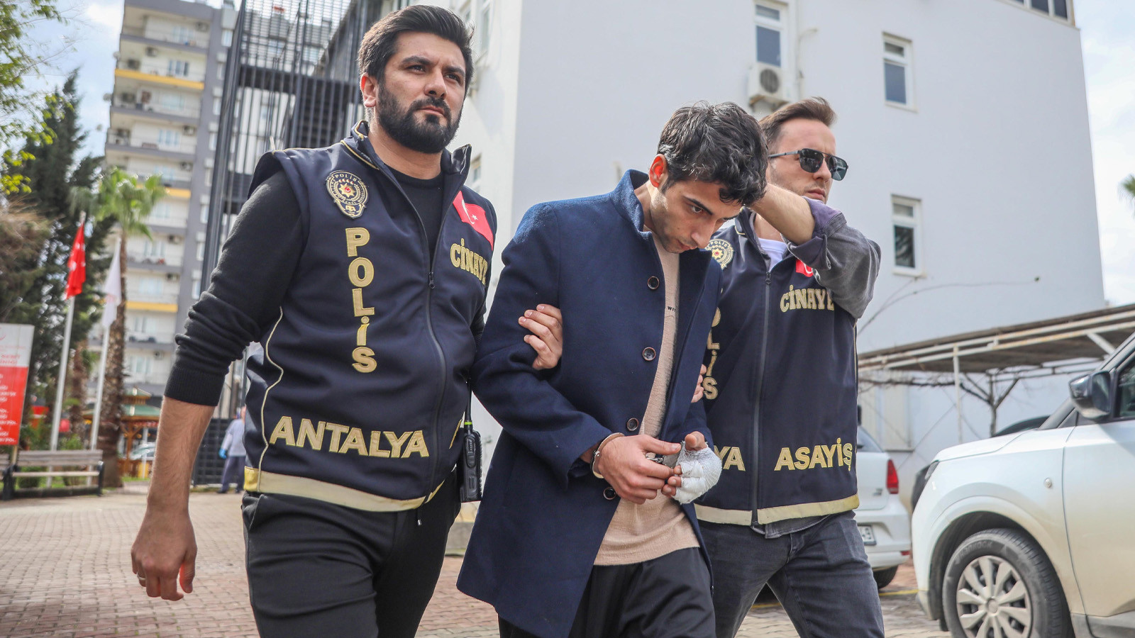 Bıçaklayarak katletti; delil karartmak için cep telefonunu foseptiğe attığı ortaya çıktı