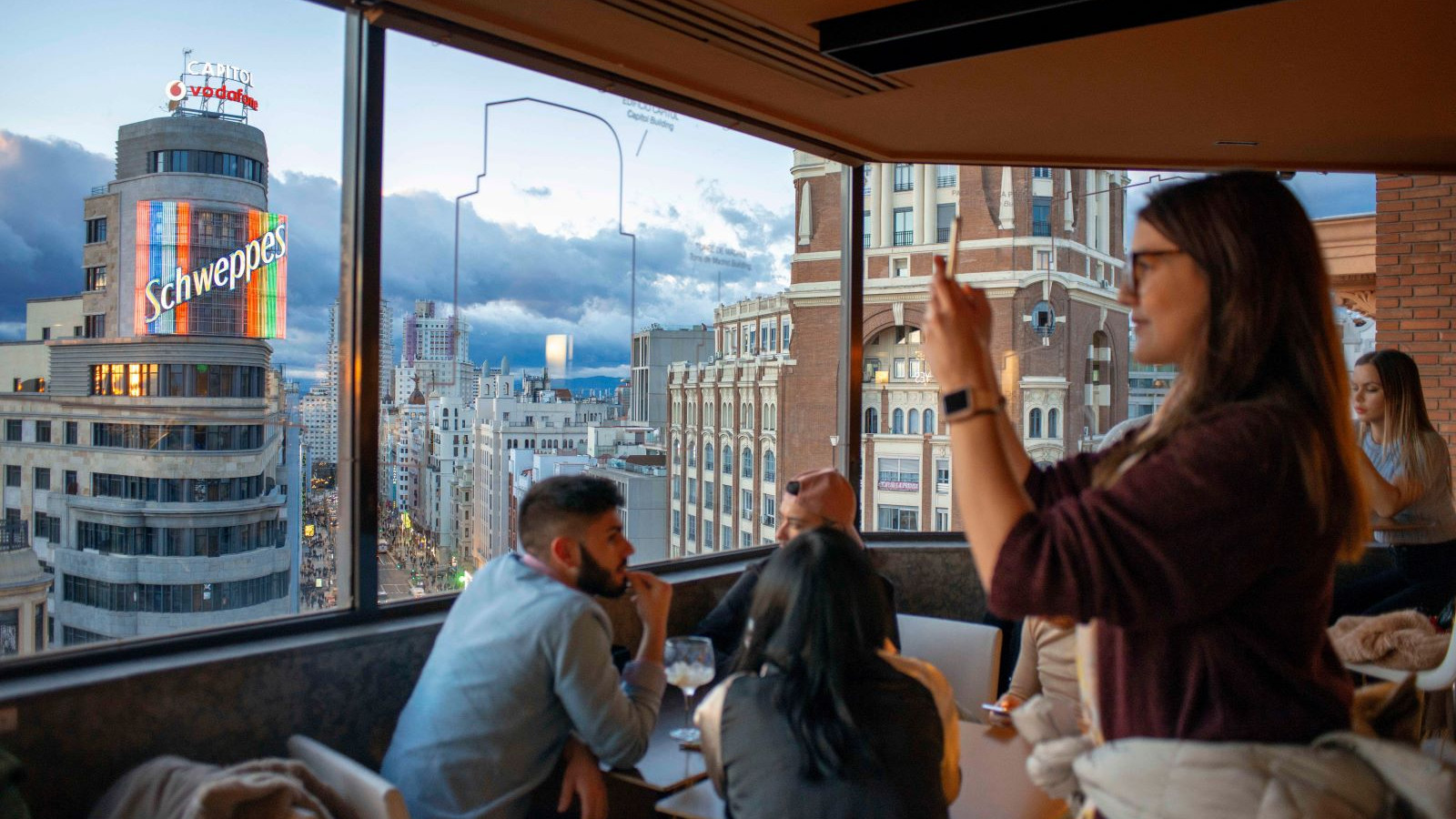 İspanyollarla muhabbete başlamanın yolu: Şikayet etmek!