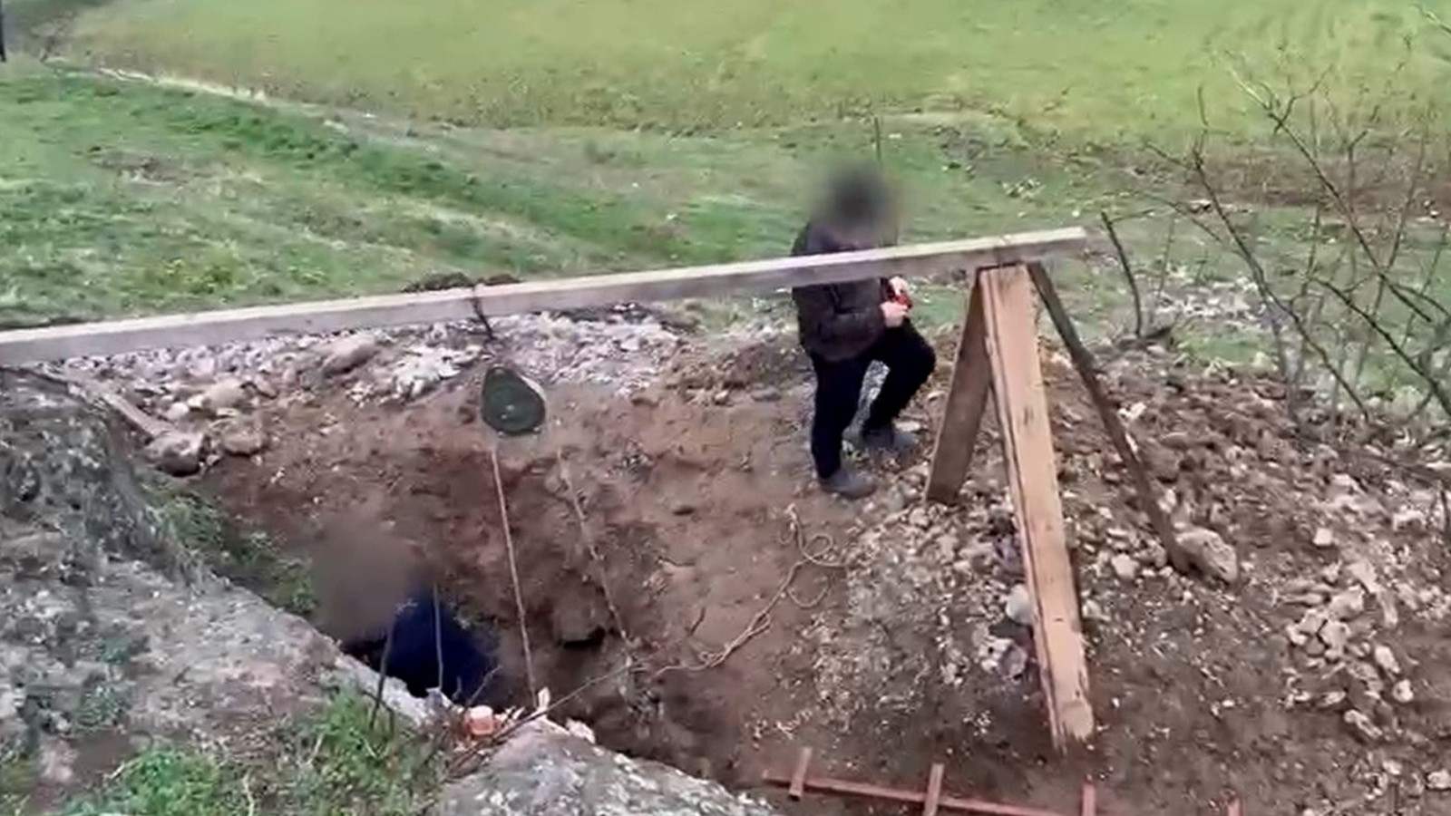 'Kanalizasyon' kazısı bahanesiyle define avına suçüstü