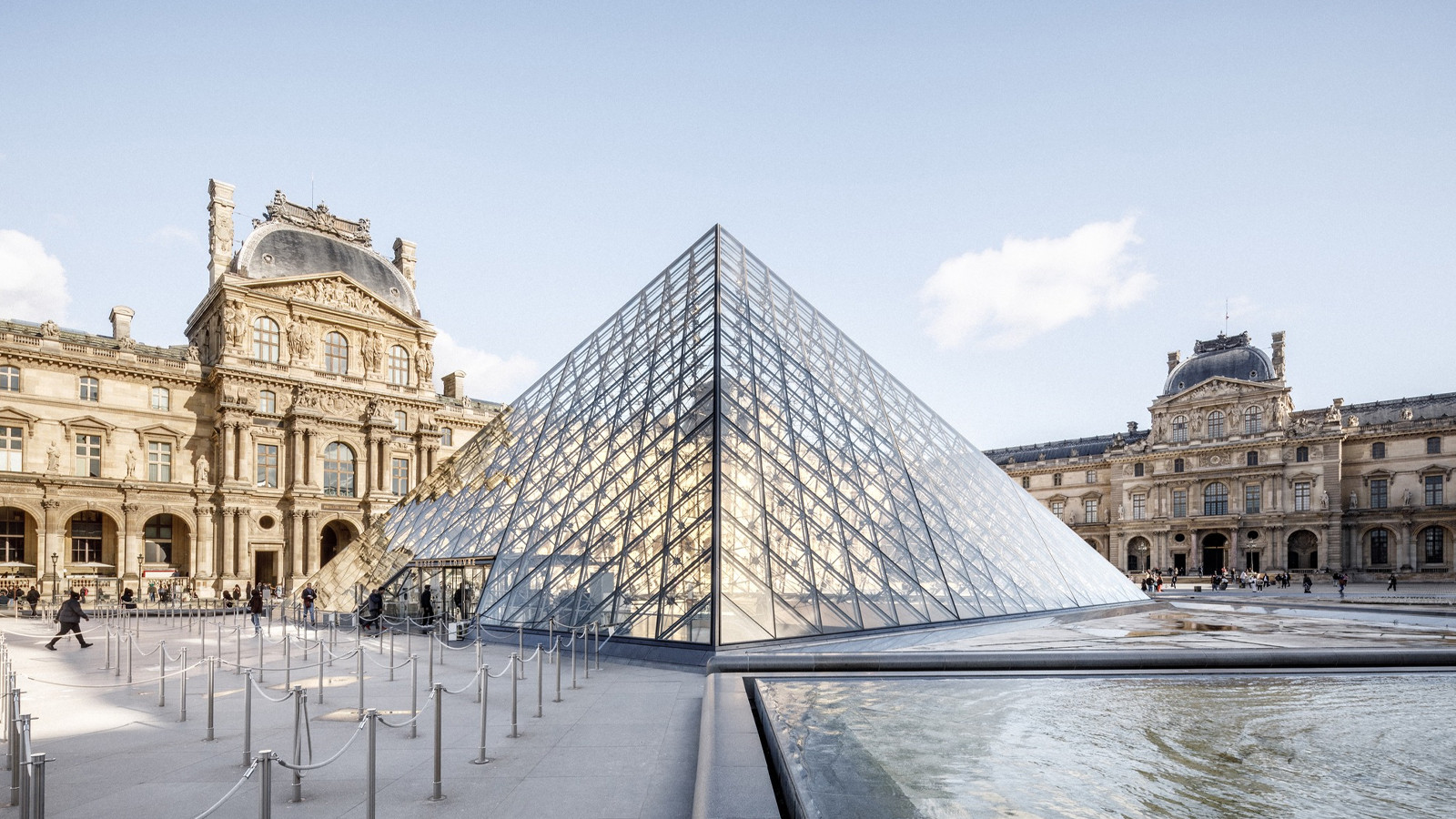 Louvre Müzesi’nin yeni müdürü Christophe Leribault oldu