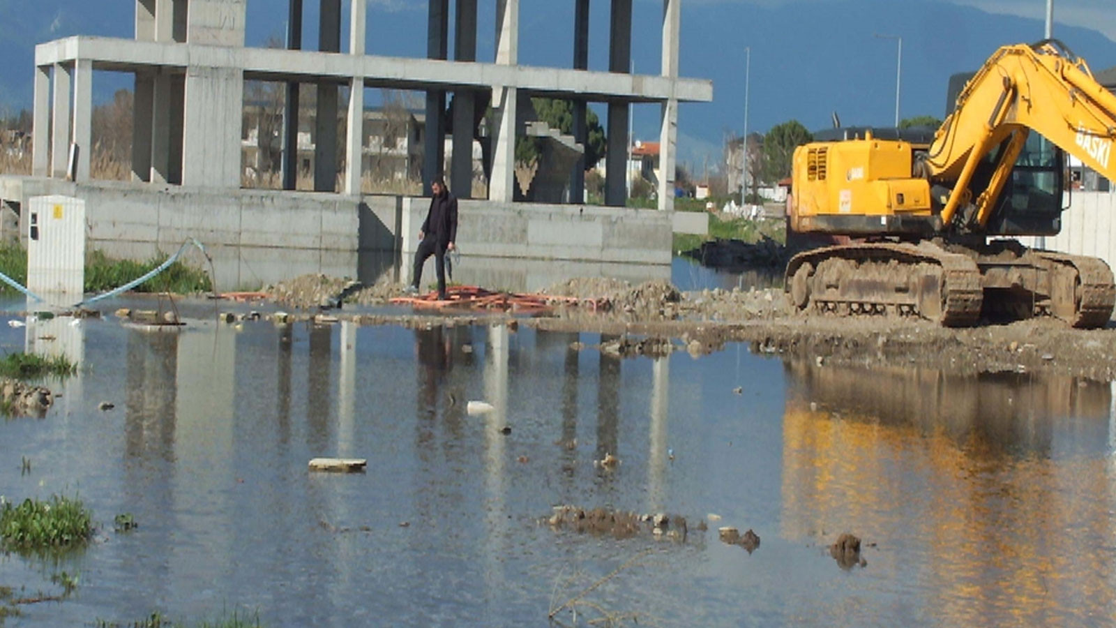 Balıkesir'i sel götürdü!