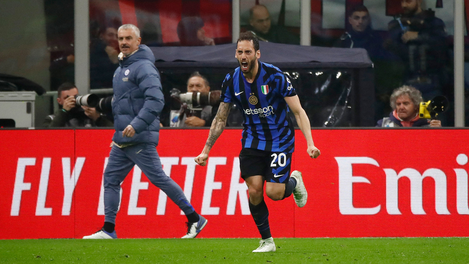 Inter'den Hakan Çalhanoğlu için sürpriz karar