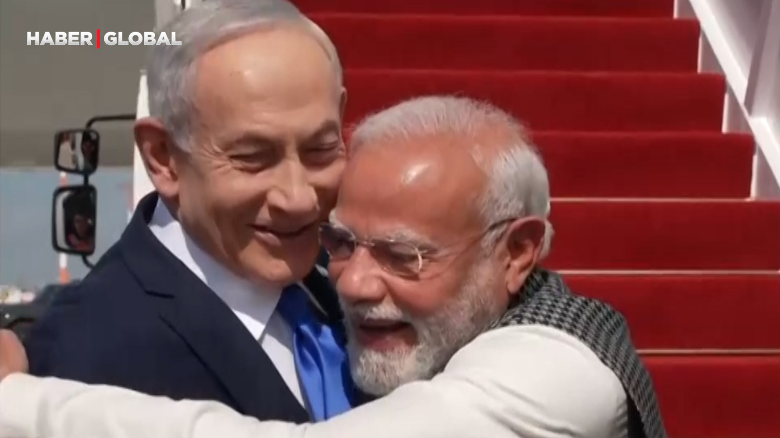 İsrail yüzünü neden Hindistan’a çevirdi?