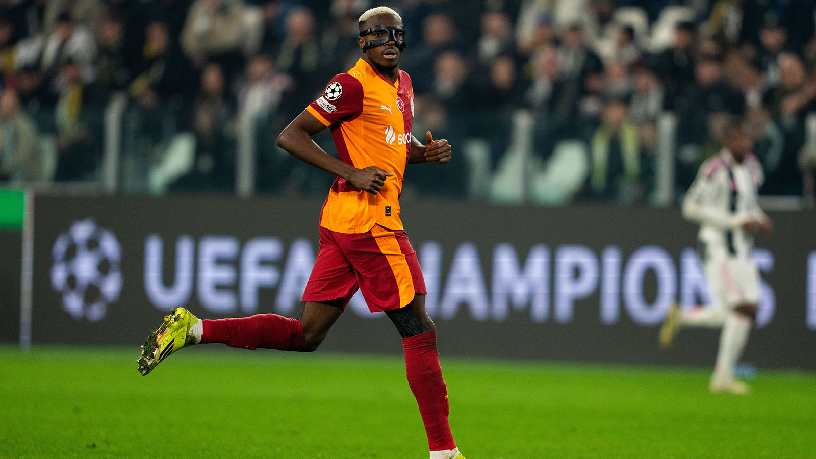 Victor Osimhen, Şampiyonlar Ligi'nde parlamaya devam ediyor