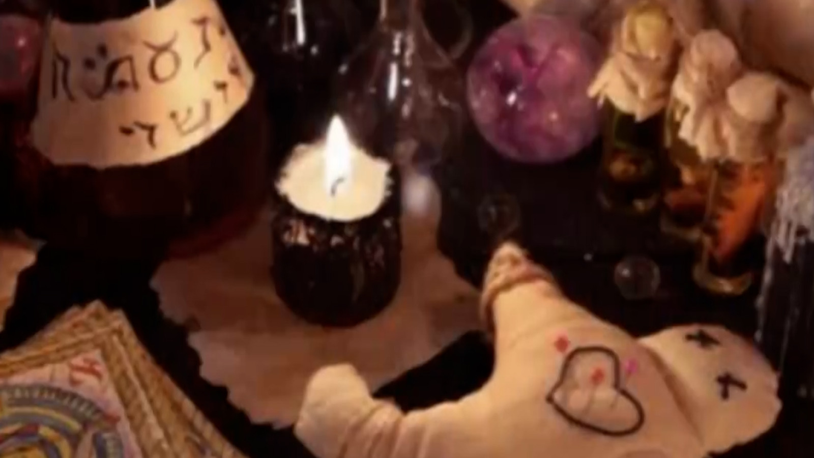 Aşk büyüsü pahalıya patladı, 1 adam için 5 adama çarpıldı