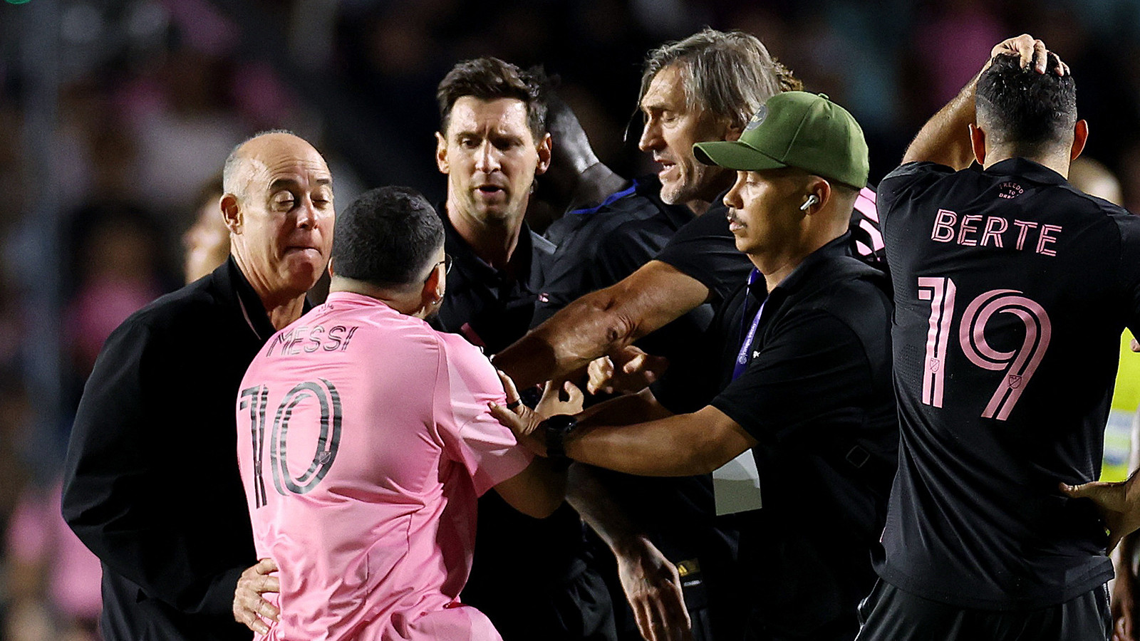 Lionel Messi maça çıktığına çıkacağına pişman oldu