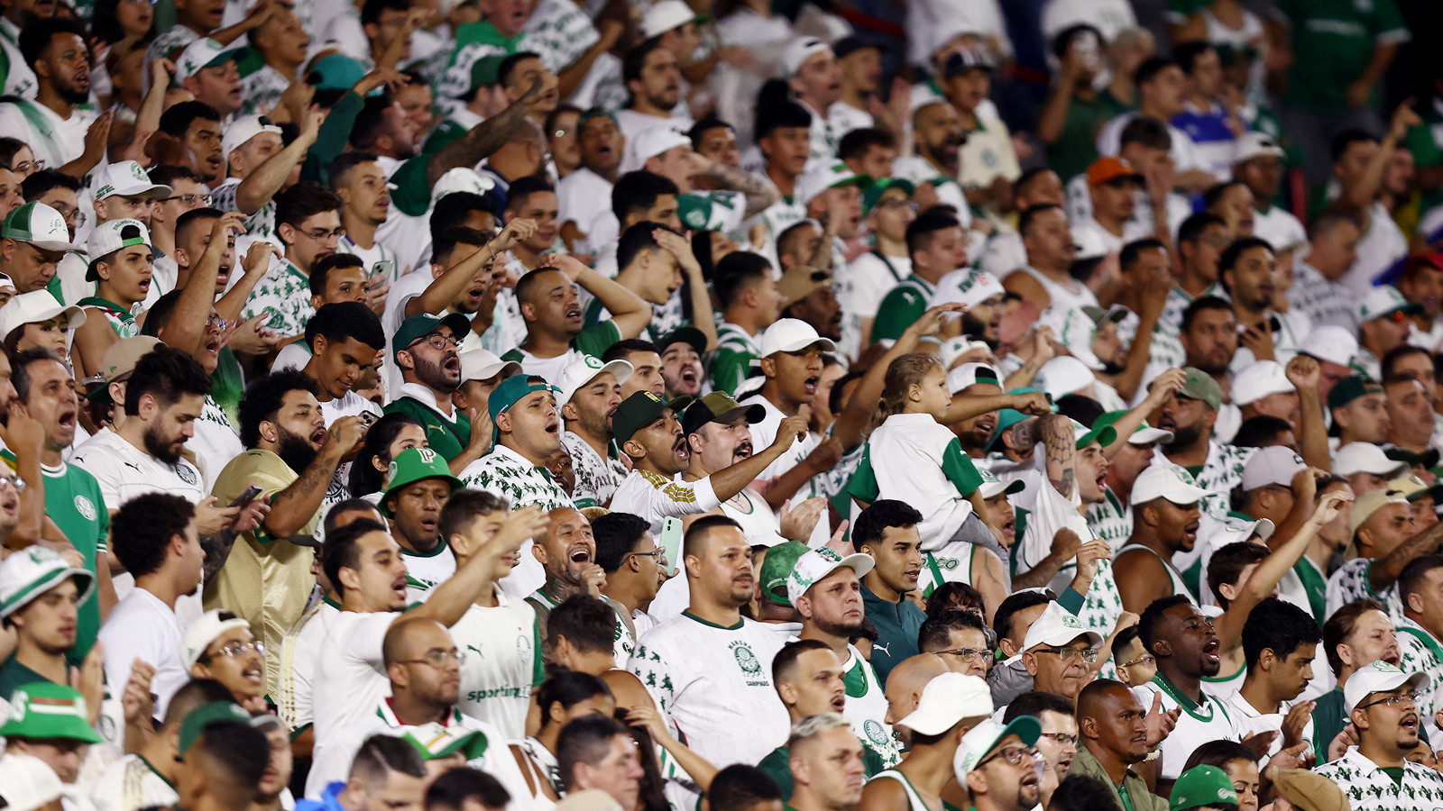 Palmeiras Fluminense maçında bir tuhaf hakem hatası!