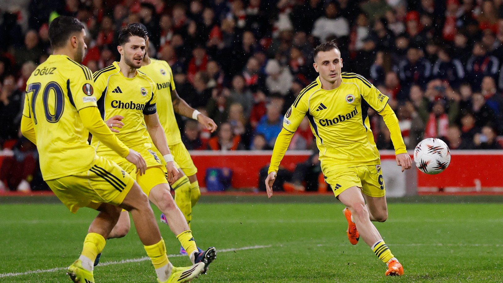 Fenerbahçe 2 gol atmasına rağmen Avrupa'ya veda etti