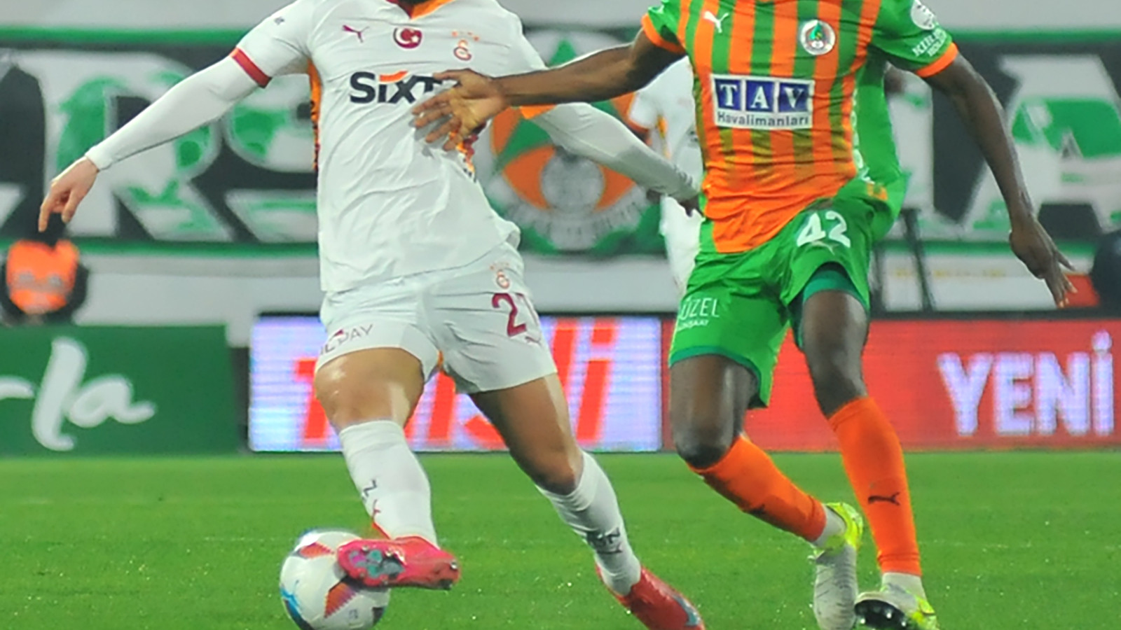 Galatasaray, Alanyaspor'u ağırlıyor