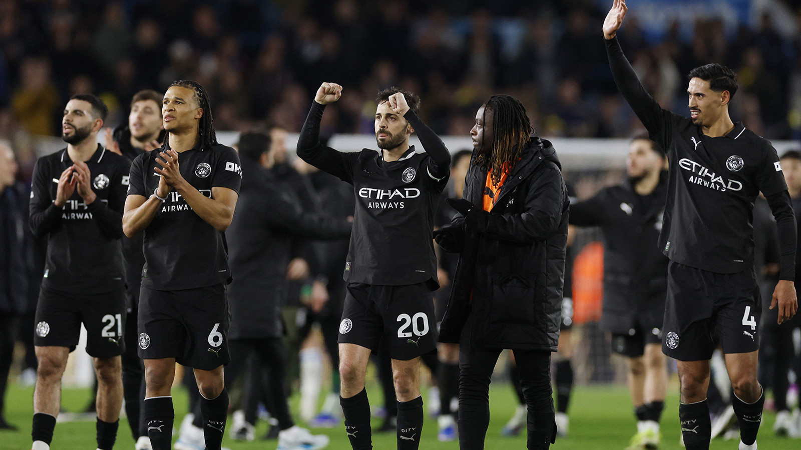 Manchester City'den lider Arsenal'a yakın takip