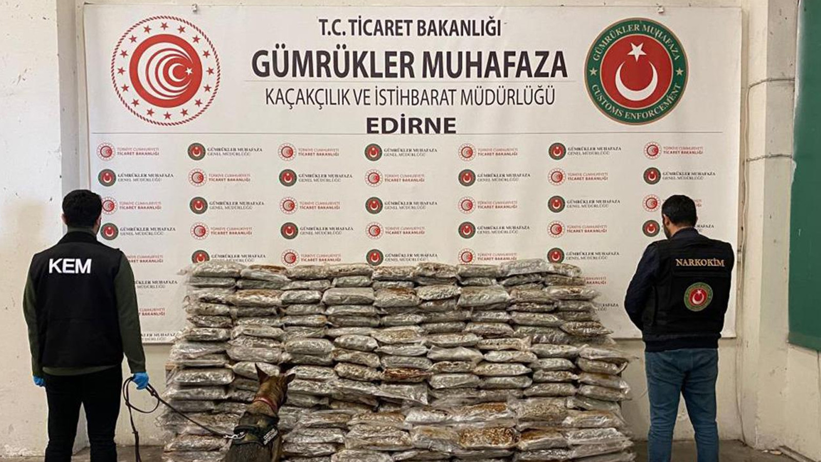 Gümrükte yarım tona yakın uyuşturucu ele geçirildi