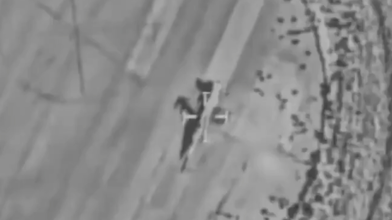 İsrail duyurdu: İran'ın iki savaş uçağı imha edildi