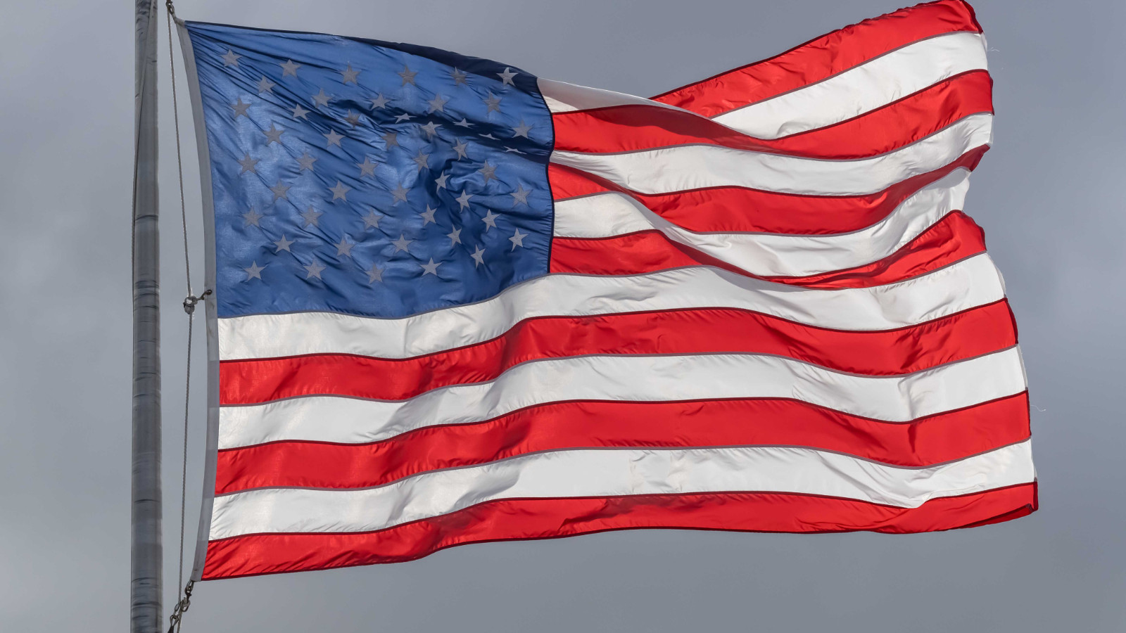 ABD Irak'ta elçilik hizmetlerini askıya aldı