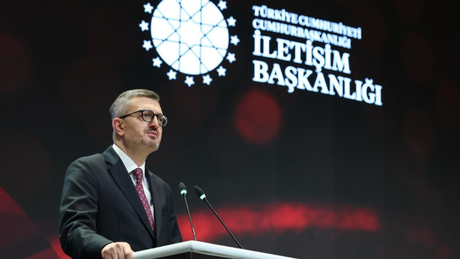 Burhanettin Duran: İran'ın egemenliğine yönelik saldırıyı esefle karşılıyoruz