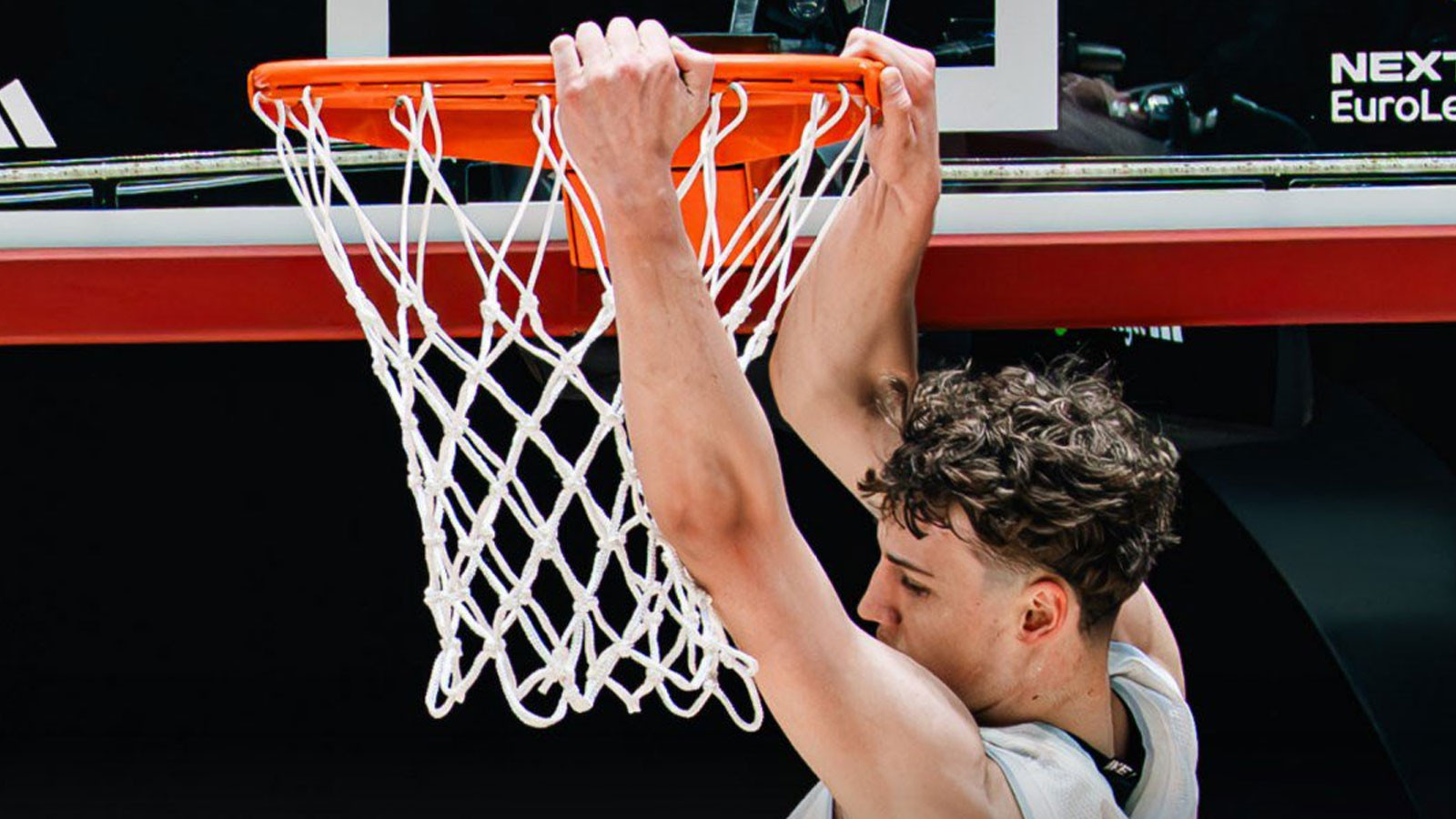 Euroleague'de 2 maç savaş nedeniyle ertelendi