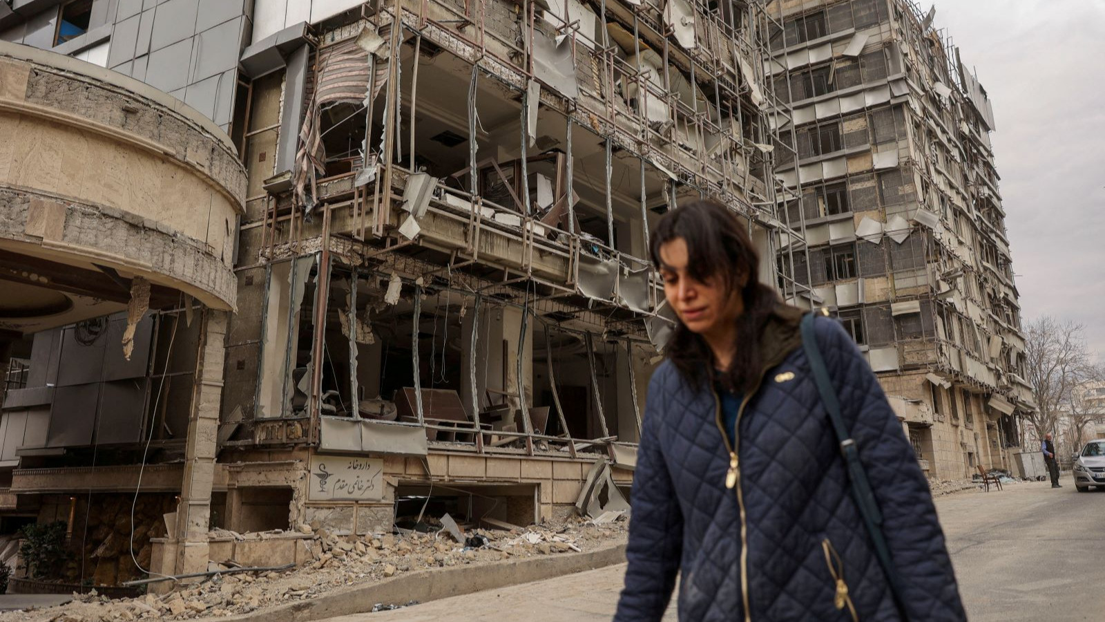 İran'da vurulan Gandi Hastanesi görüntülendi