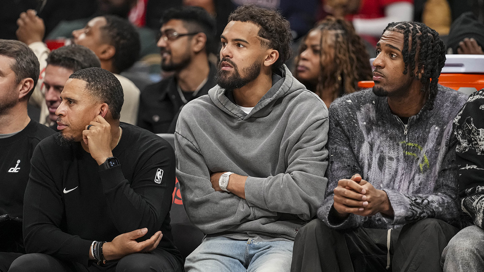 Houston Rockets-Washington Wizards maçında ilginç anlar! Trae Young maça çıkmadan tarihe geçti