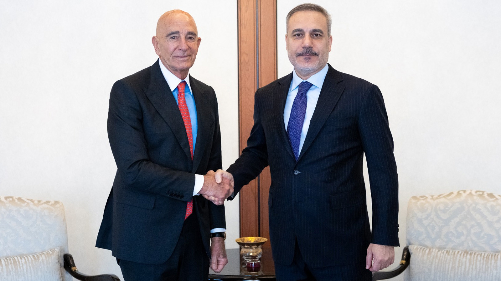 Bakan Fidan, ABD'nin Suriye Özel Temsilcisi Barrack ile görüştü