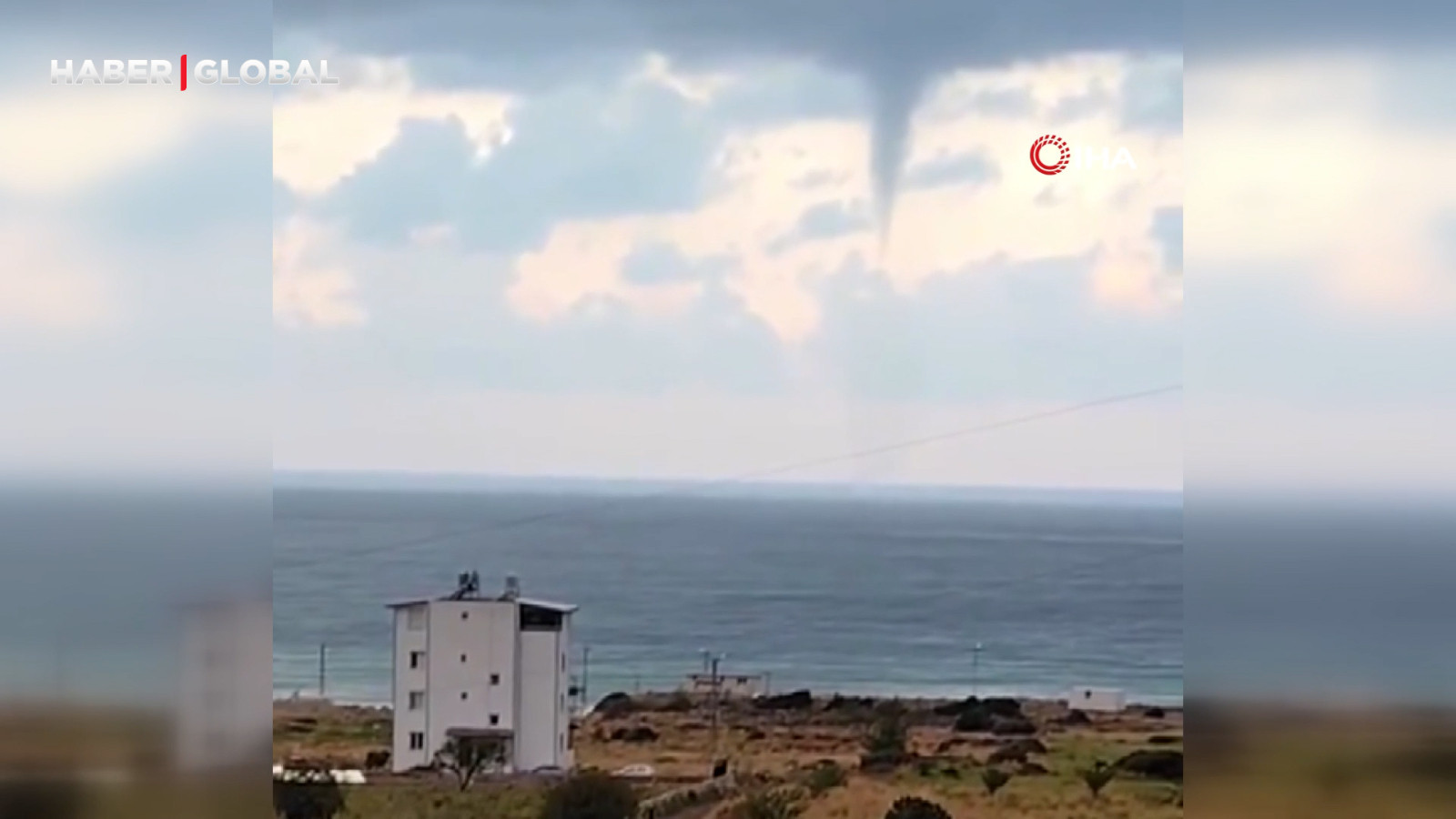 Akdeniz'de oluşan hortum kamerada