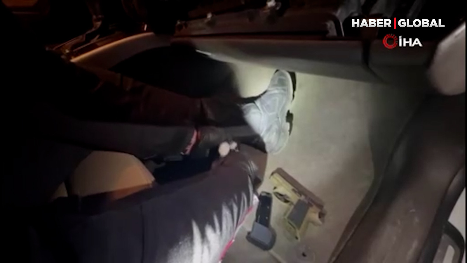 Ankara'da aracından uyuşturucu çıkan kişi gözaltına alındı