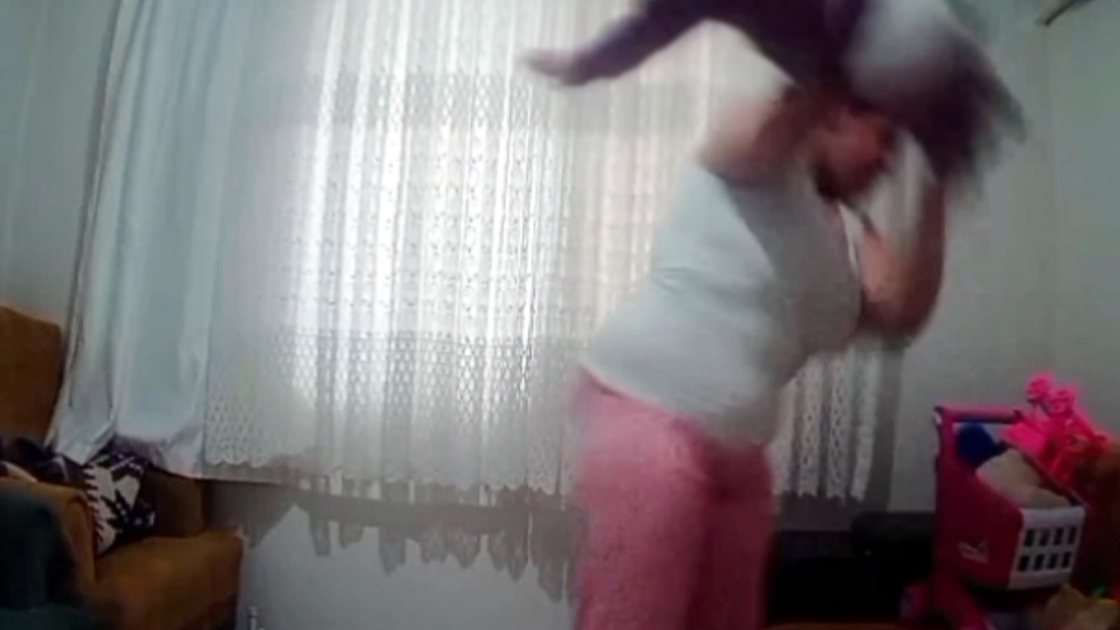 Antalya'da 1 yaşındaki bebeğine şiddet uygulayan annenin cezası belli oldu