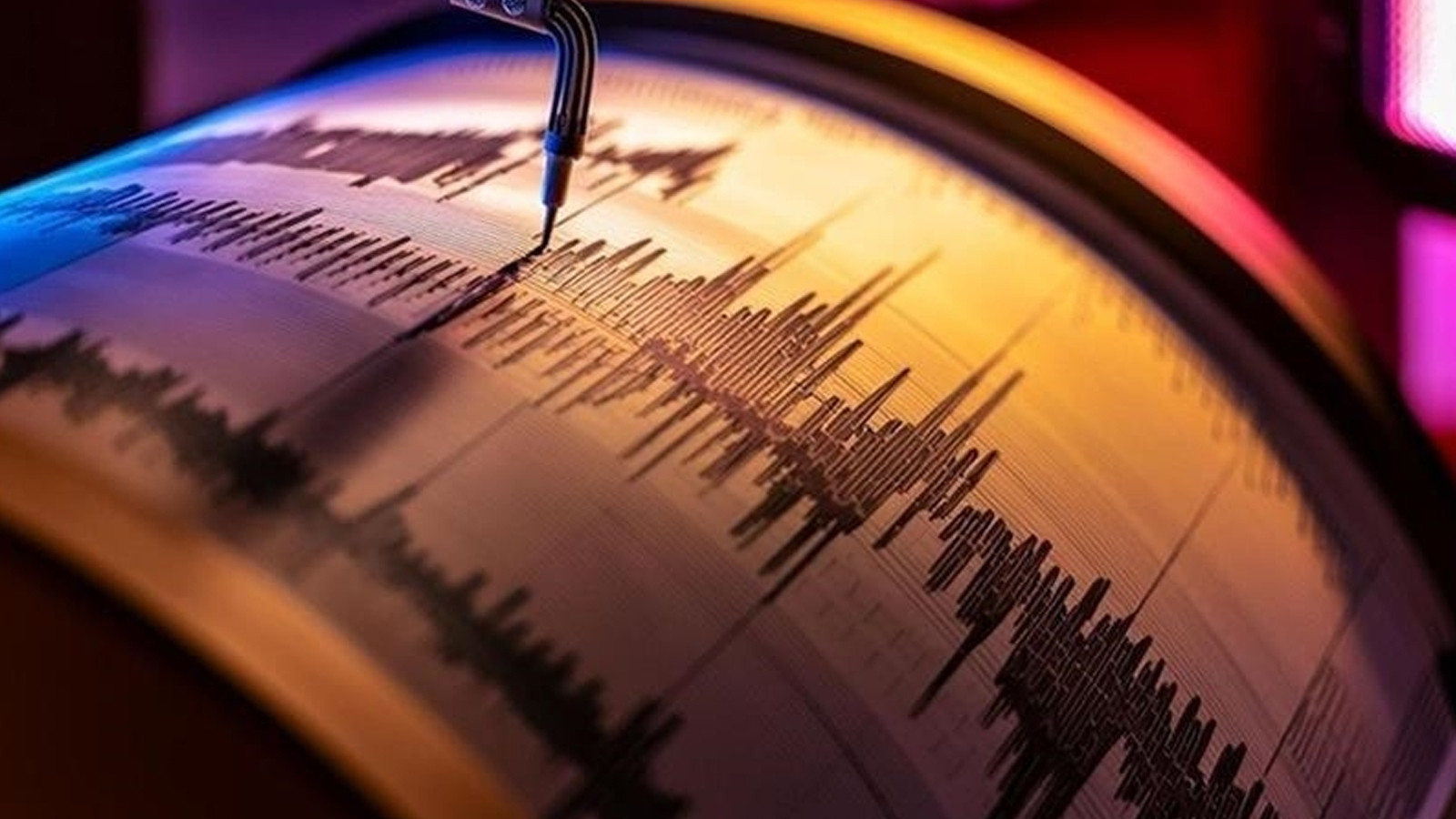 Antalya'da korkutan deprem