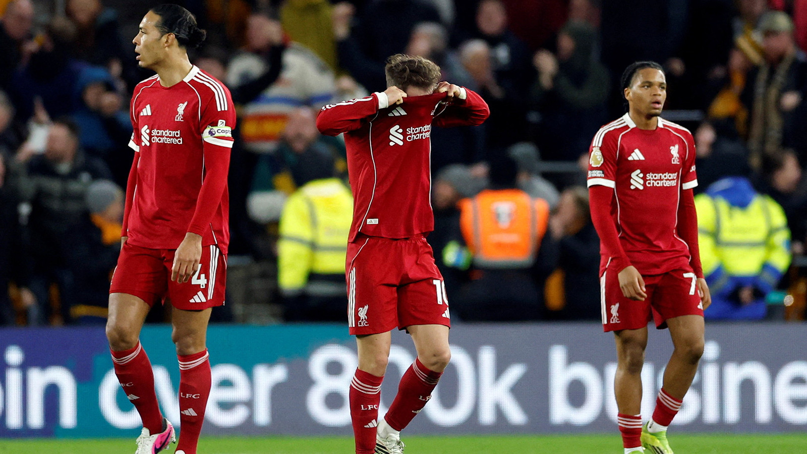 Galatasaray'ın rakibi Liverpool, lig sonuncusuna yenildi