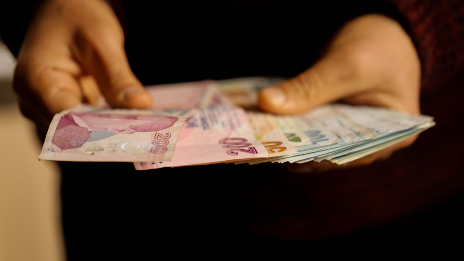 İlk kez işe girecek gençlerin 6 aylık maaşı devletten!