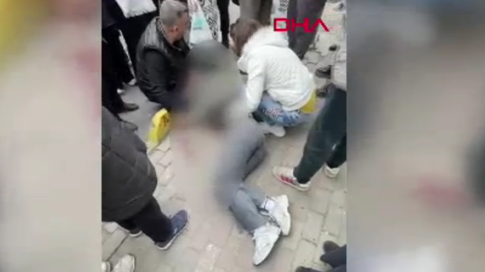 Fatih'te dehşet: Sokak ortasında silahla vuruldu