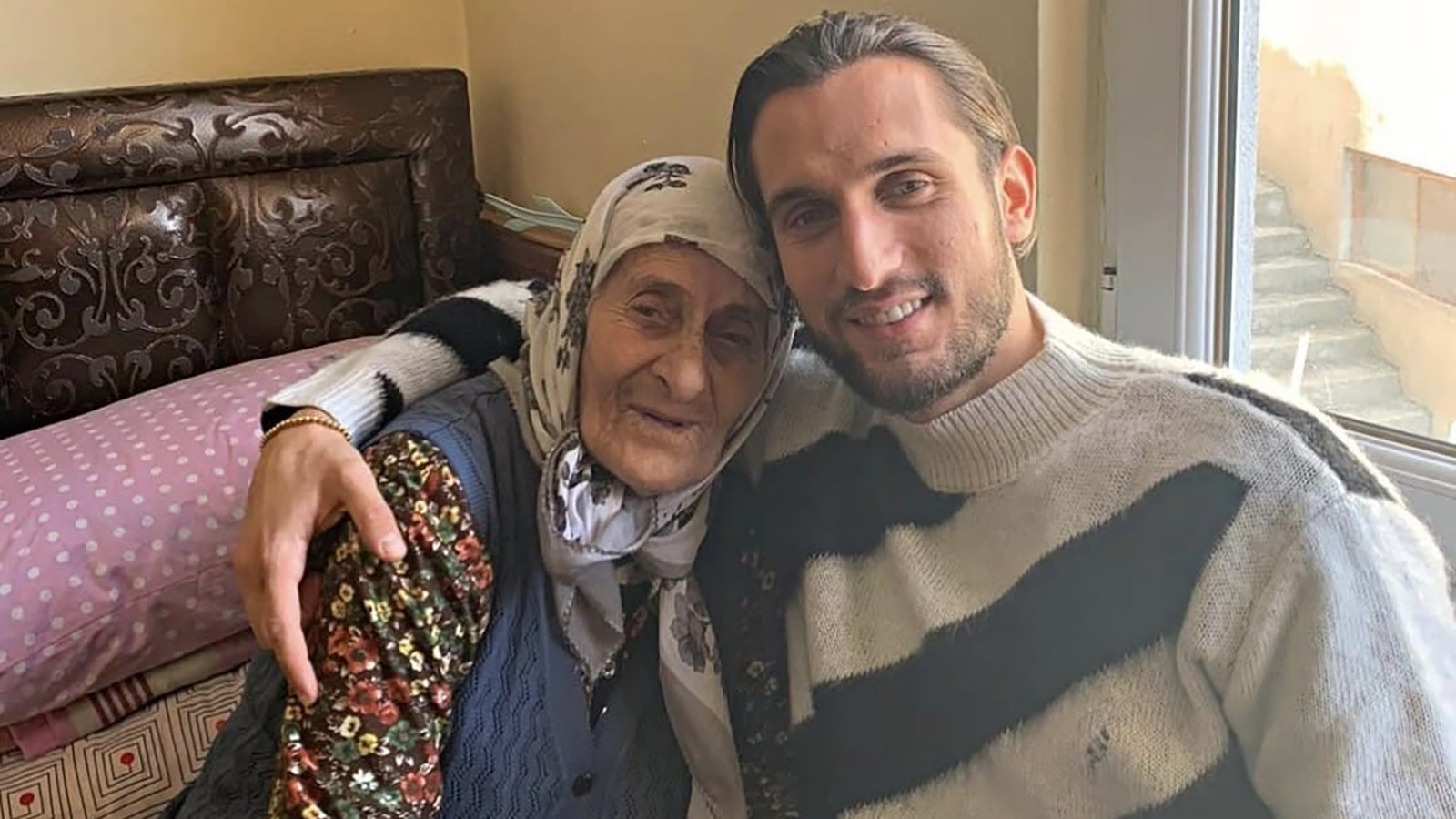 Milli futbolcu Yusuf Yazıcı'nın acı günü