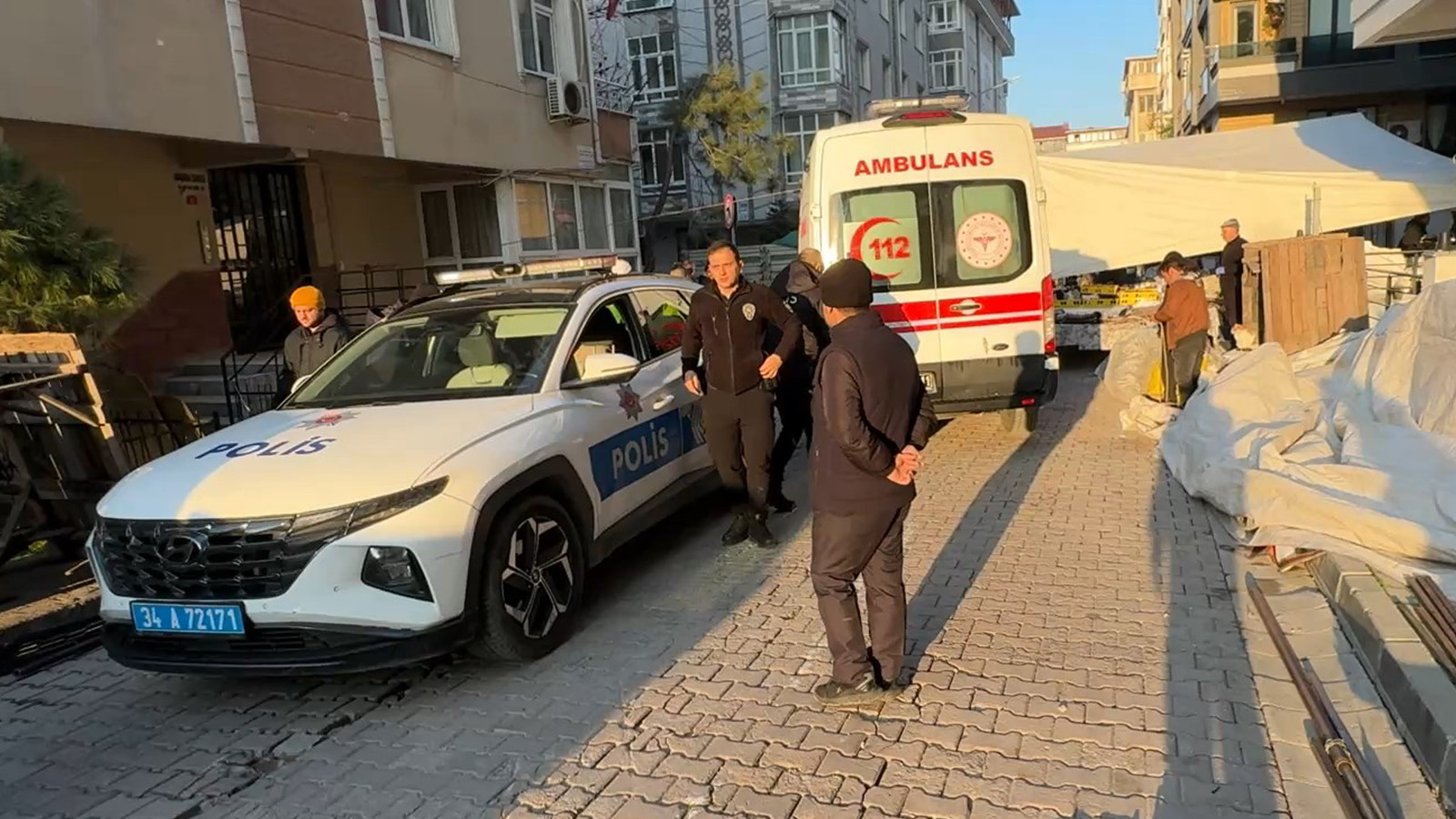 Pazarcılar arasında yol verme kavgası: 2 yaralı