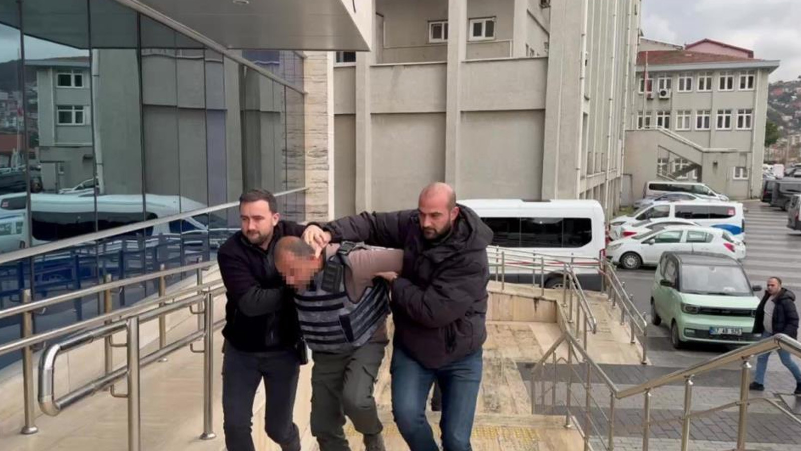 Zonguldak'ta "Eşime neden baktın" diyen genç adamı katletmişti... Cezası belli oldu