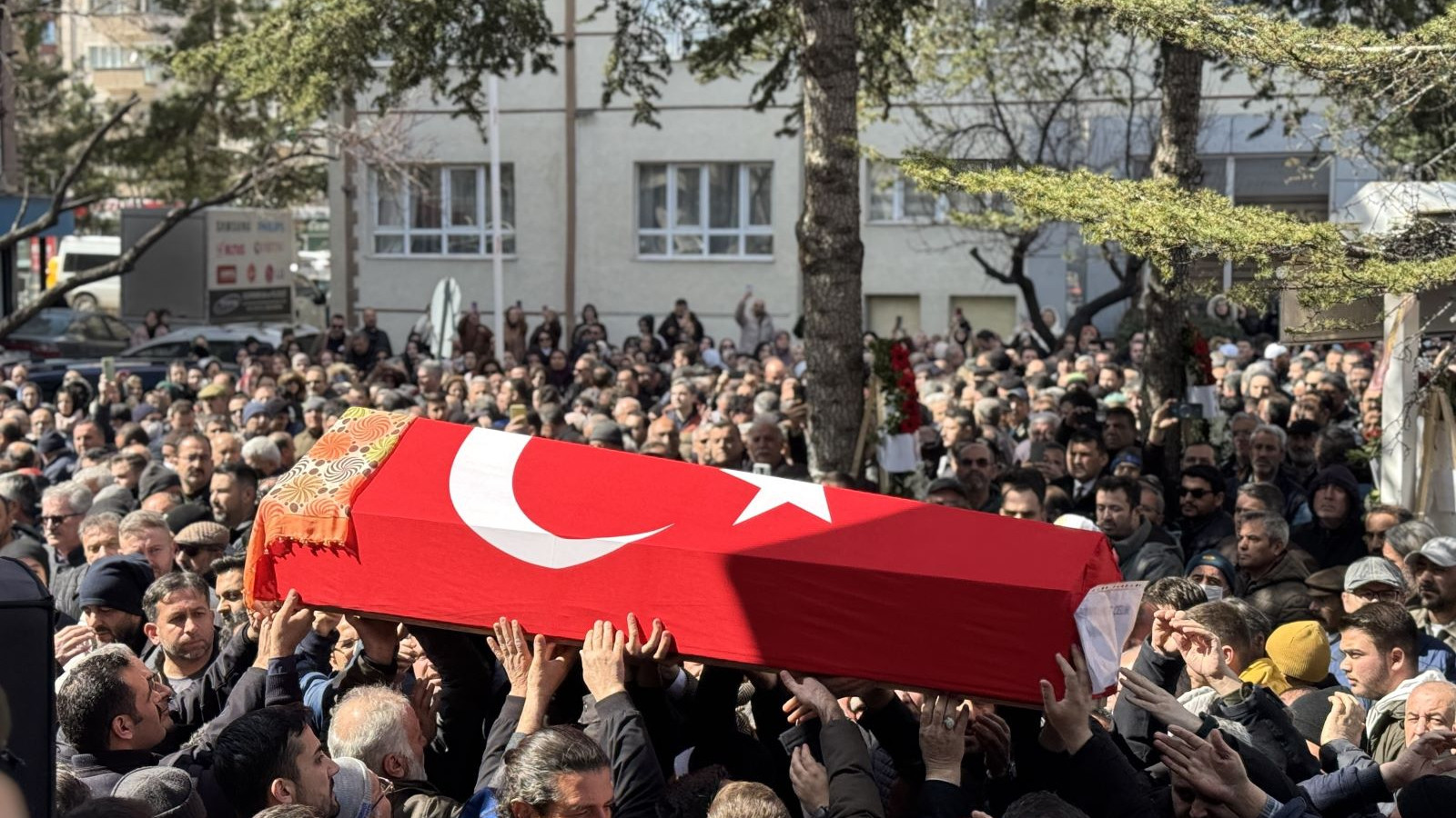 Araştırma: Toplumun yüzde 87,6’sı okullarda şiddete karşı velilere yaptırım istiyor