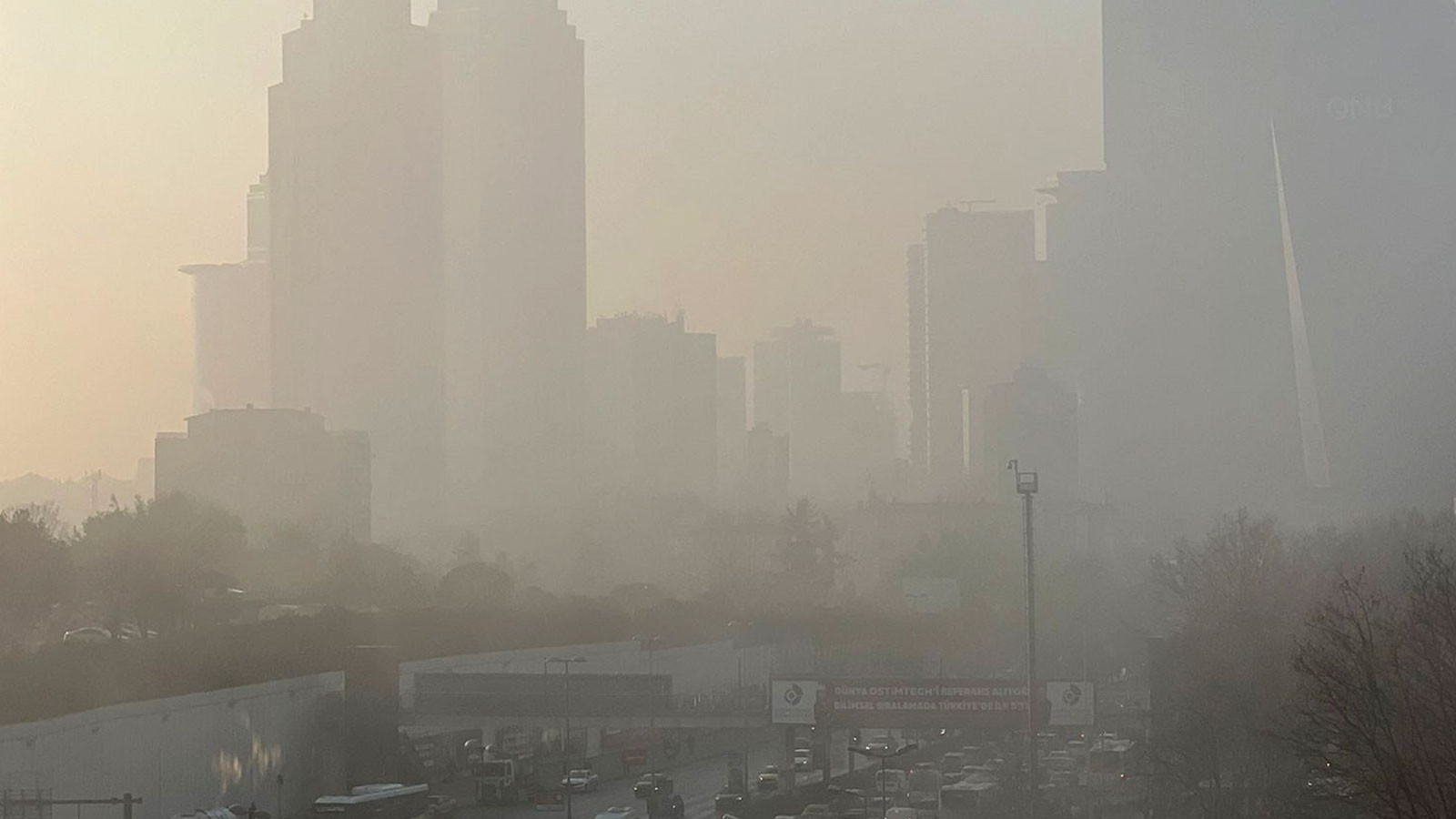 İstanbul’da "puslu" sabah! Göz gözü görmüyor